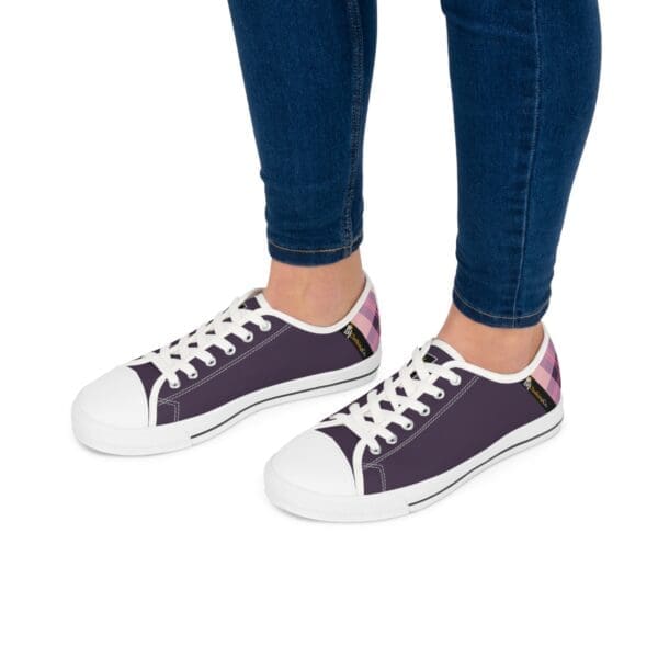 B1 Slip In Women's Low Top Sneakers - Image 8